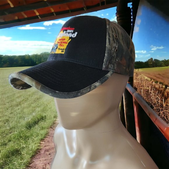 NWT MOSSY OAK "BUDWEISER 2011 DAIRYLAND TRACTOR PULL" - Picture 1 of 8